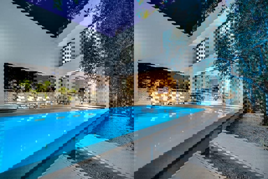 Brač, Supetar, villa di lusso con piscina, in vendita