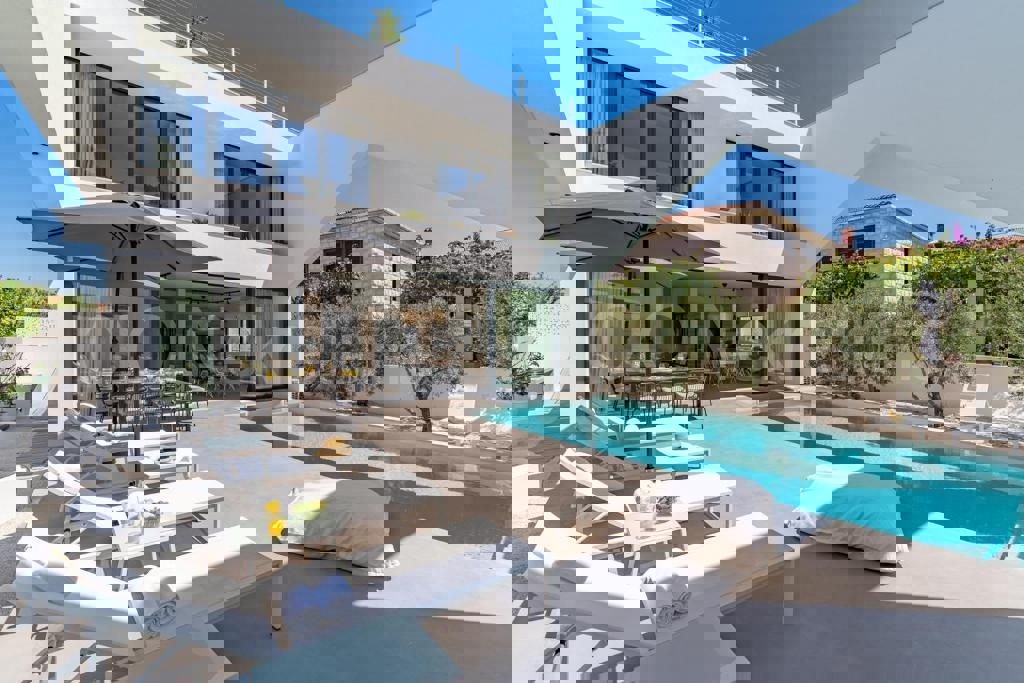 Brač, Supetar, villa di lusso con piscina, in vendita