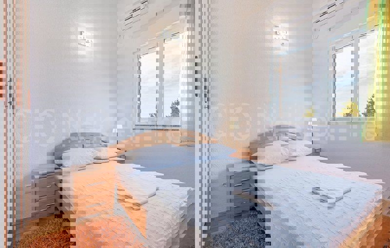 Podstrana, nuova villa di lusso con piscina, in vendita