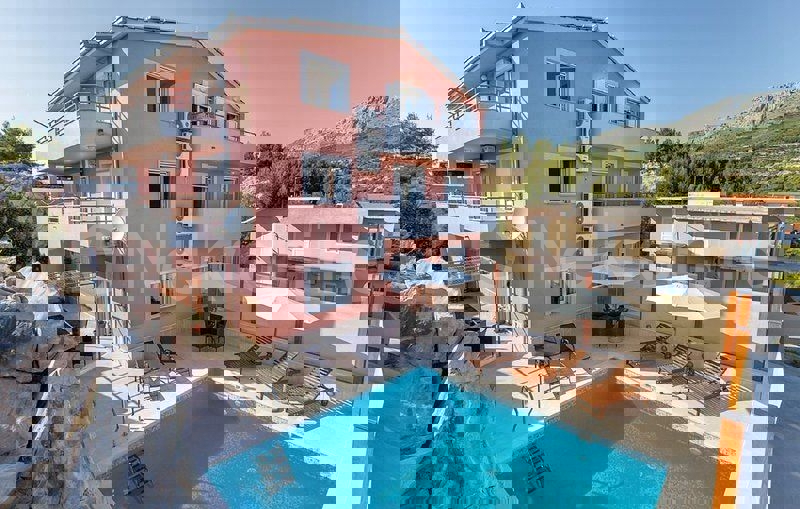 Podstrana, nuova villa di lusso con piscina, in vendita