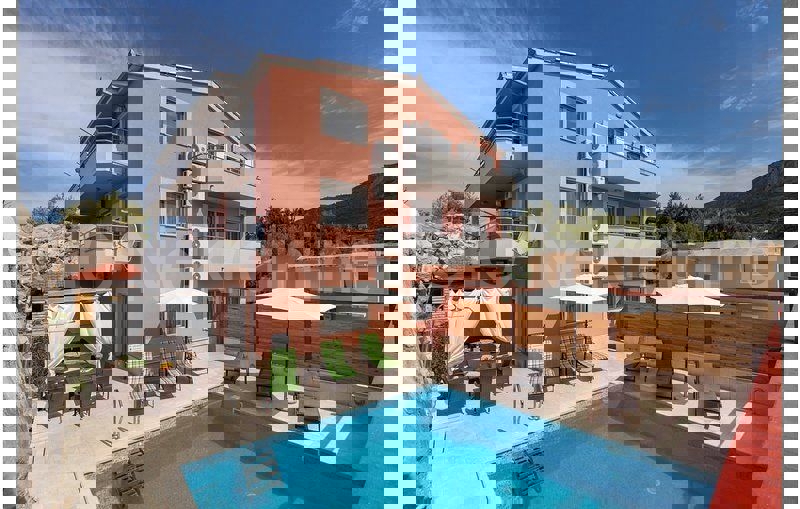 Podstrana, nuova villa di lusso con piscina, in vendita