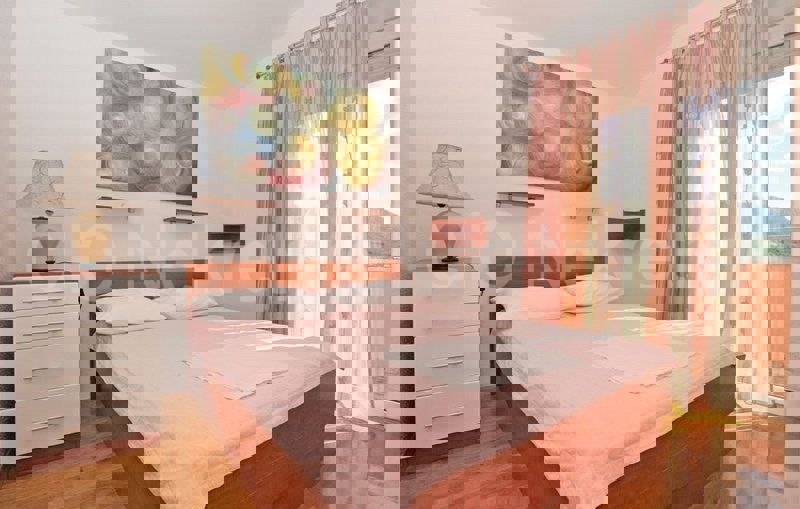 Podstrana, nuova villa di lusso con piscina, in vendita