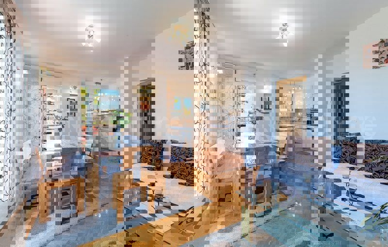 Podstrana, nuova villa di lusso con piscina, in vendita