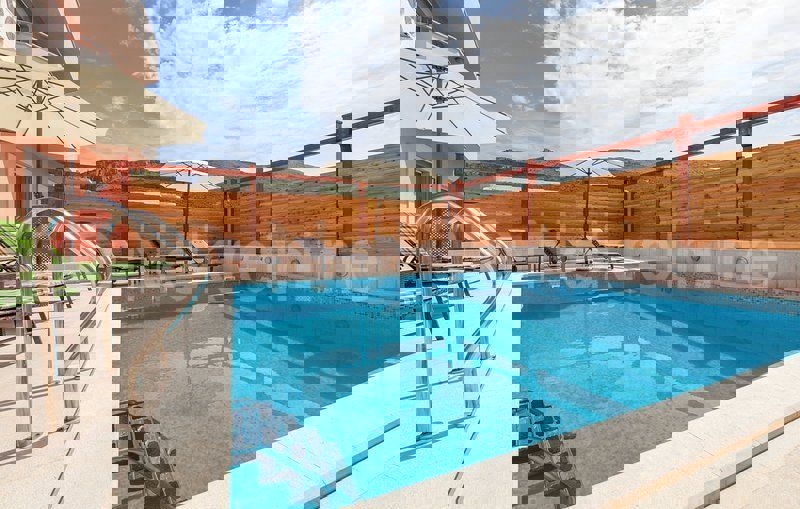 Podstrana, nuova villa di lusso con piscina, in vendita