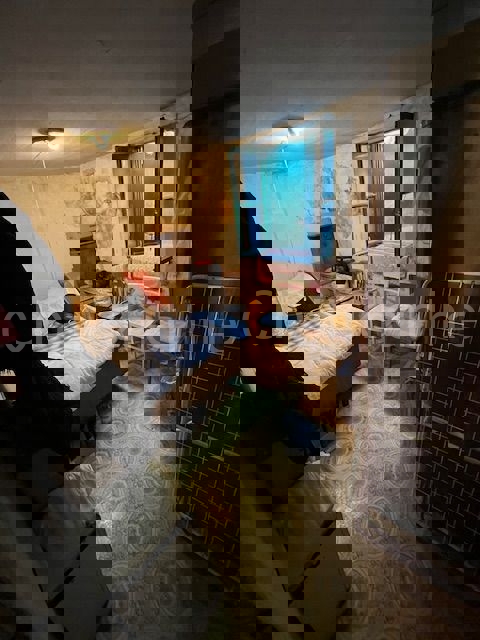 Spalato, Radunica, appartamento in una casa da ristrutturare, in vendita