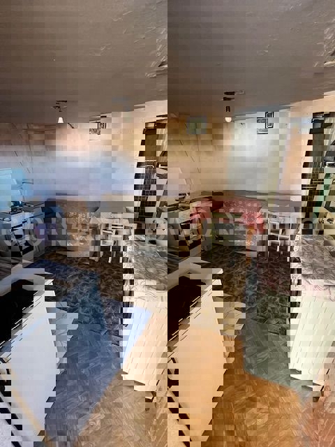 Spalato, Radunica, appartamento in una casa da ristrutturare, in vendita