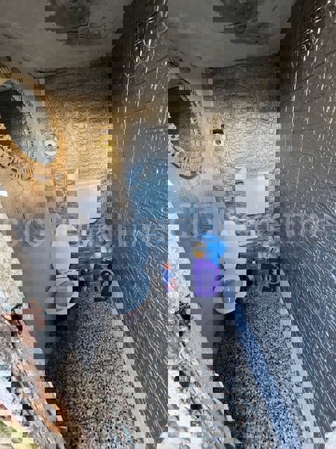 Spalato, Radunica, appartamento in una casa da ristrutturare, in vendita