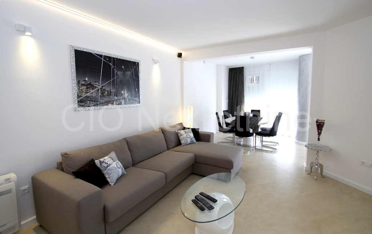 Split, luxurious, three-bedroom apartment with swimming pool, sale