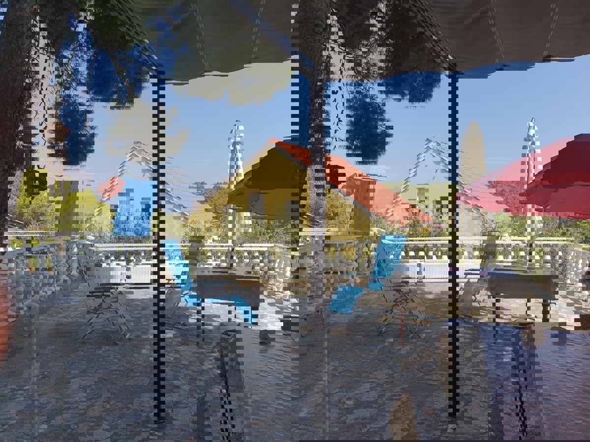 Šolta, Rogač, casa indipendente in pietra con vista mare