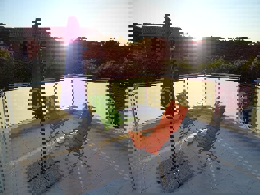 Ražanj, casa indipendente 212 m2 con piscina, in vendita