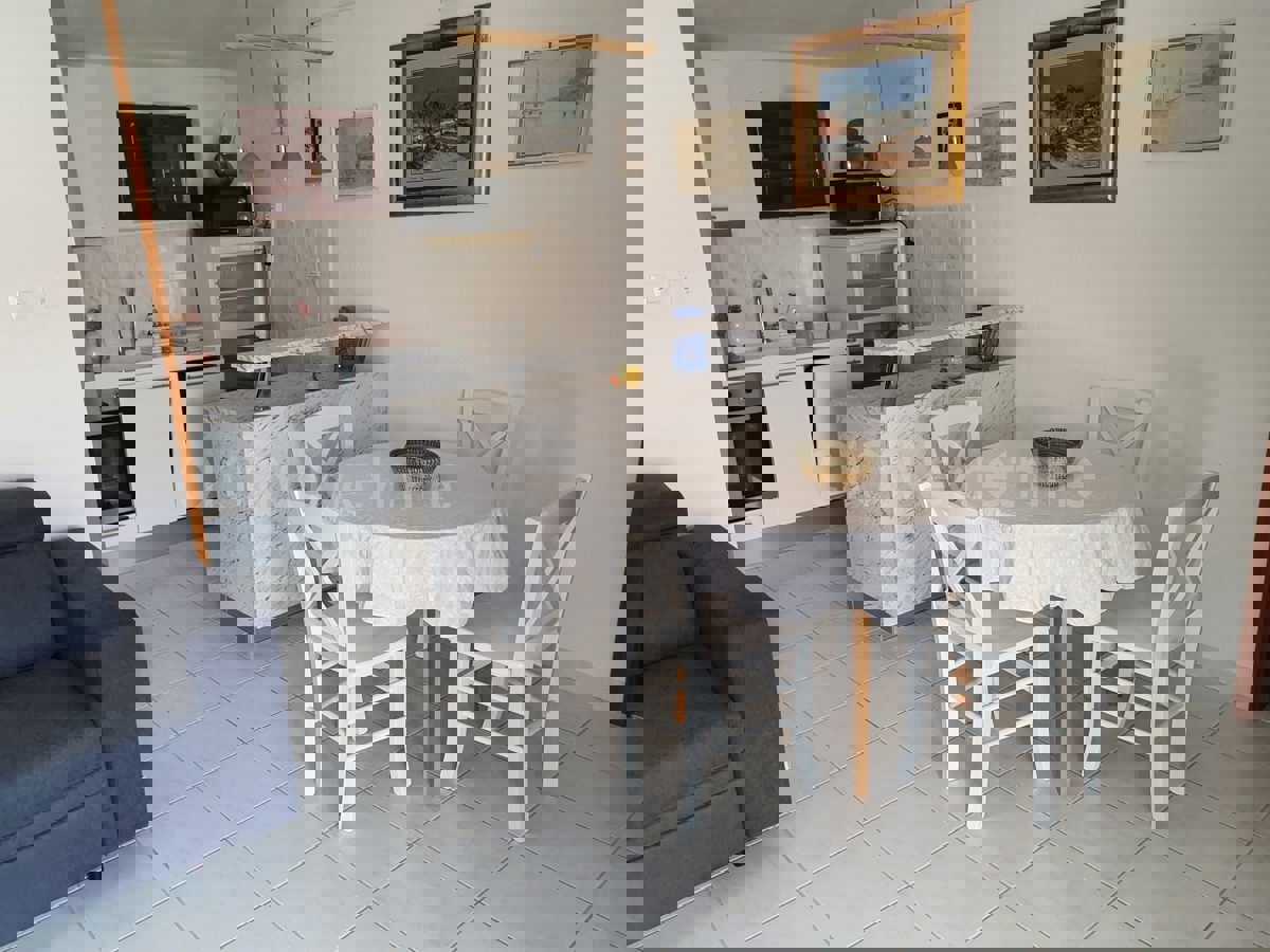 Ražanj, casa indipendente 212 m2 con piscina, in vendita