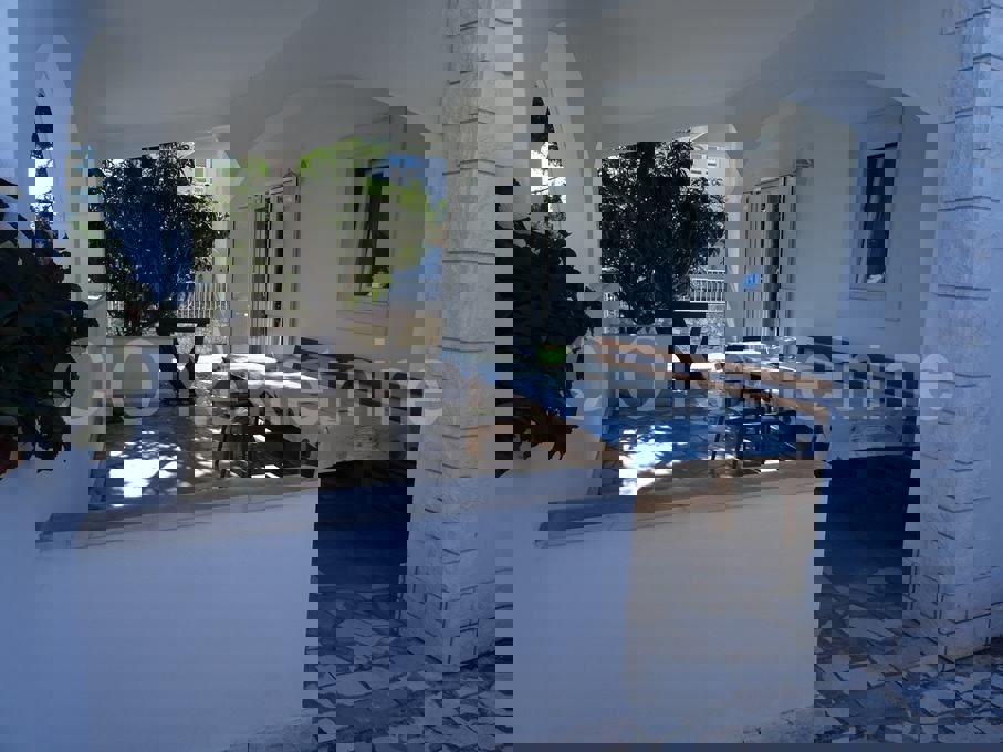 Ražanj, casa indipendente 212 m2 con piscina, in vendita