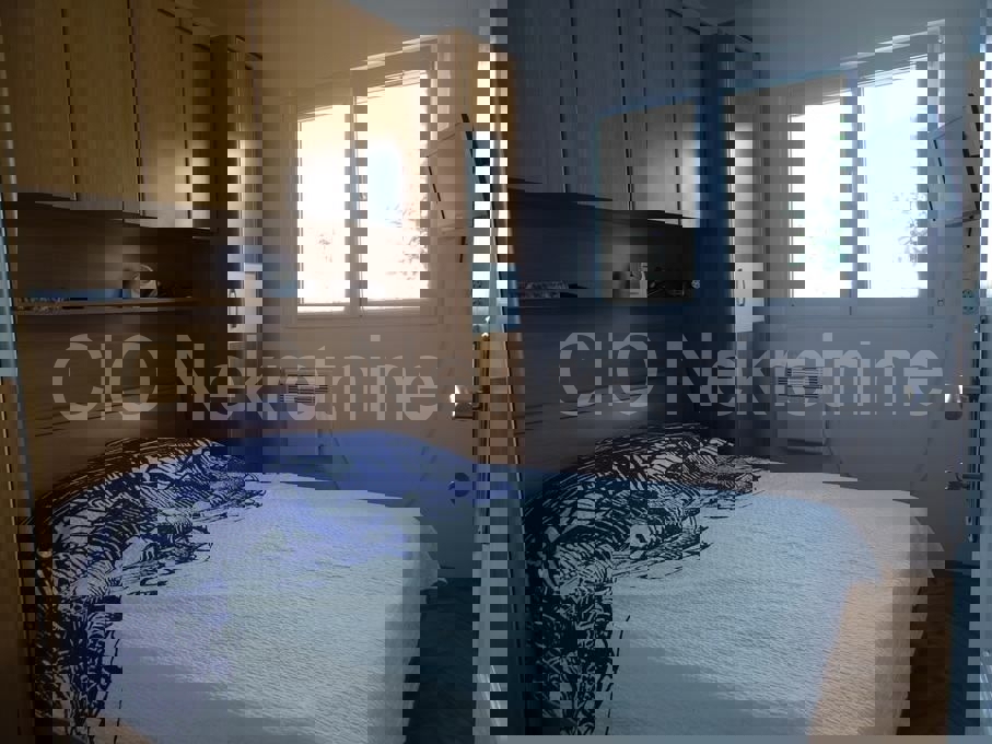 Ražanj, casa indipendente 212 m2 con piscina, in vendita