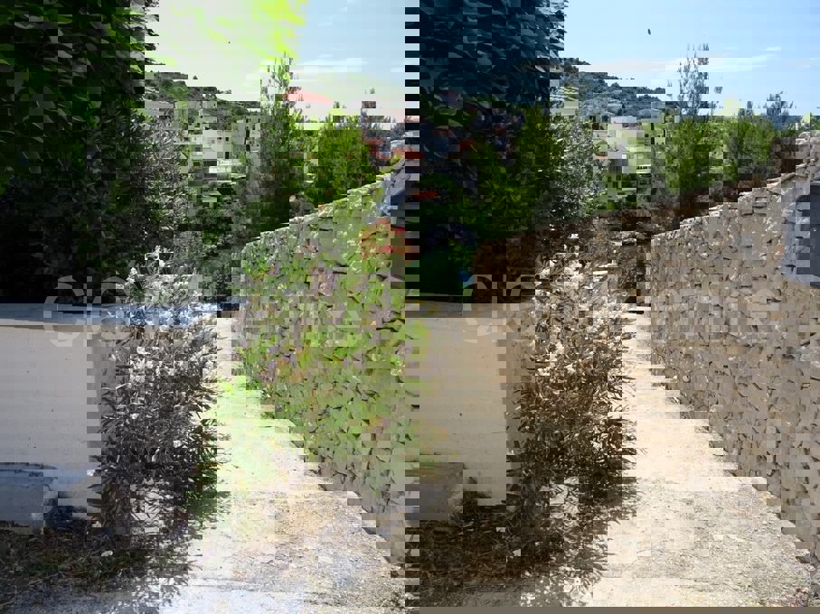 Ražanj, casa indipendente 212 m2 con piscina, in vendita