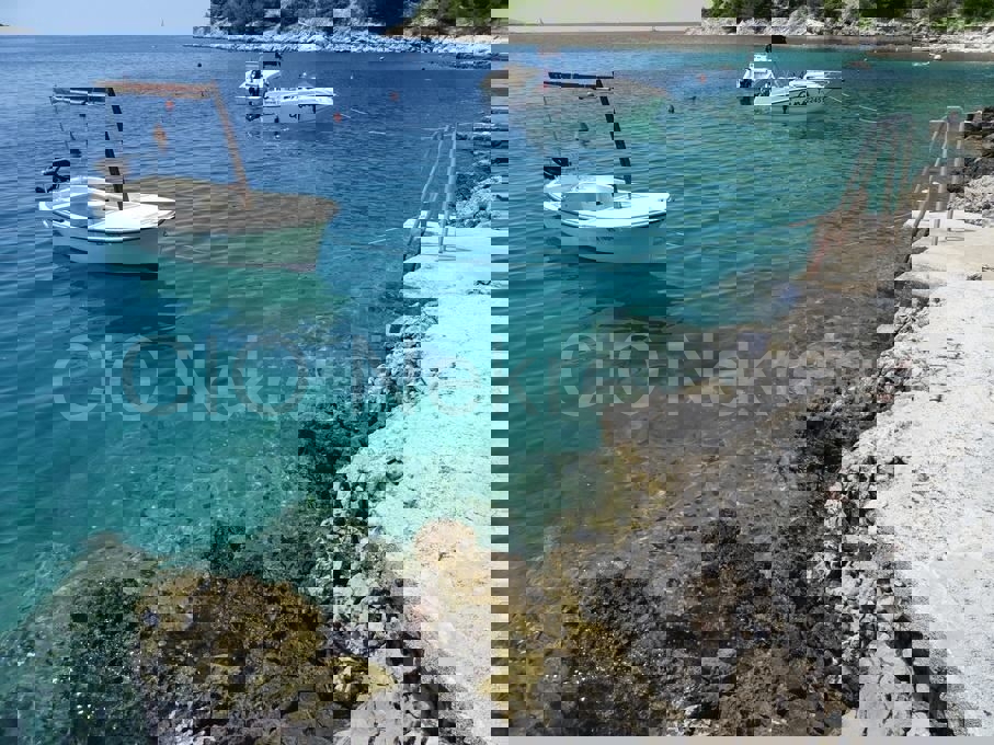 Ražanj, casa indipendente 212 m2 con piscina, in vendita