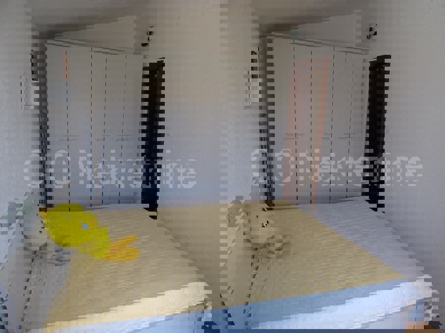 Ražanj, casa indipendente 212 m2 con piscina, in vendita