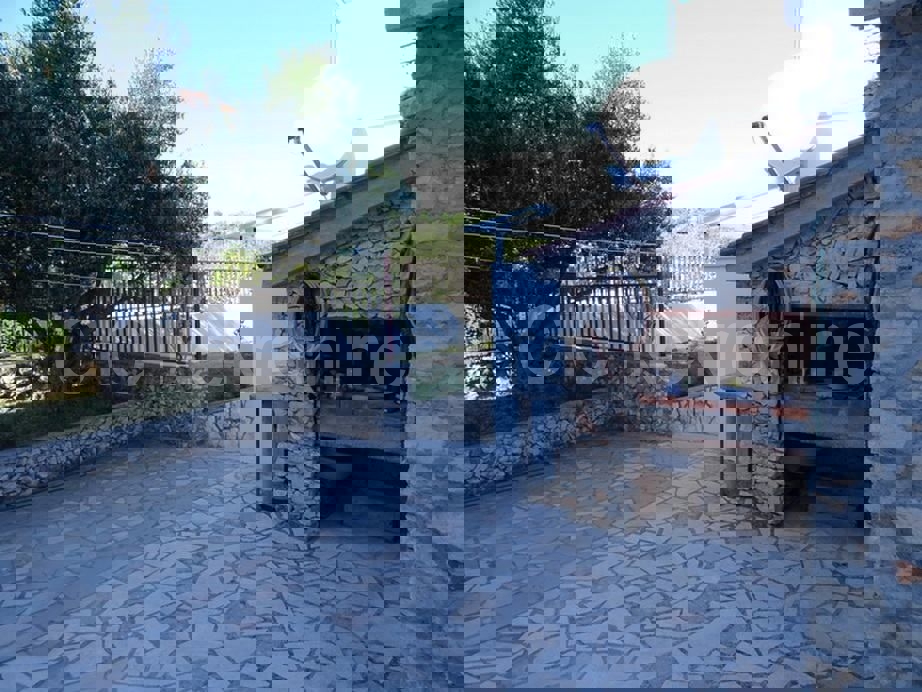 Ražanj, casa indipendente 212 m2 con piscina, in vendita