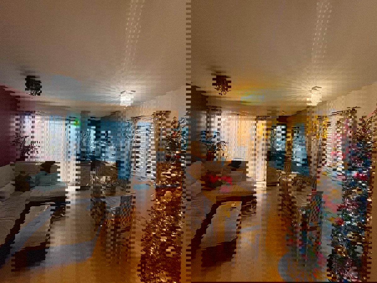 Brač, Bol, confortevole appartamento con due camere da letto, in vendita