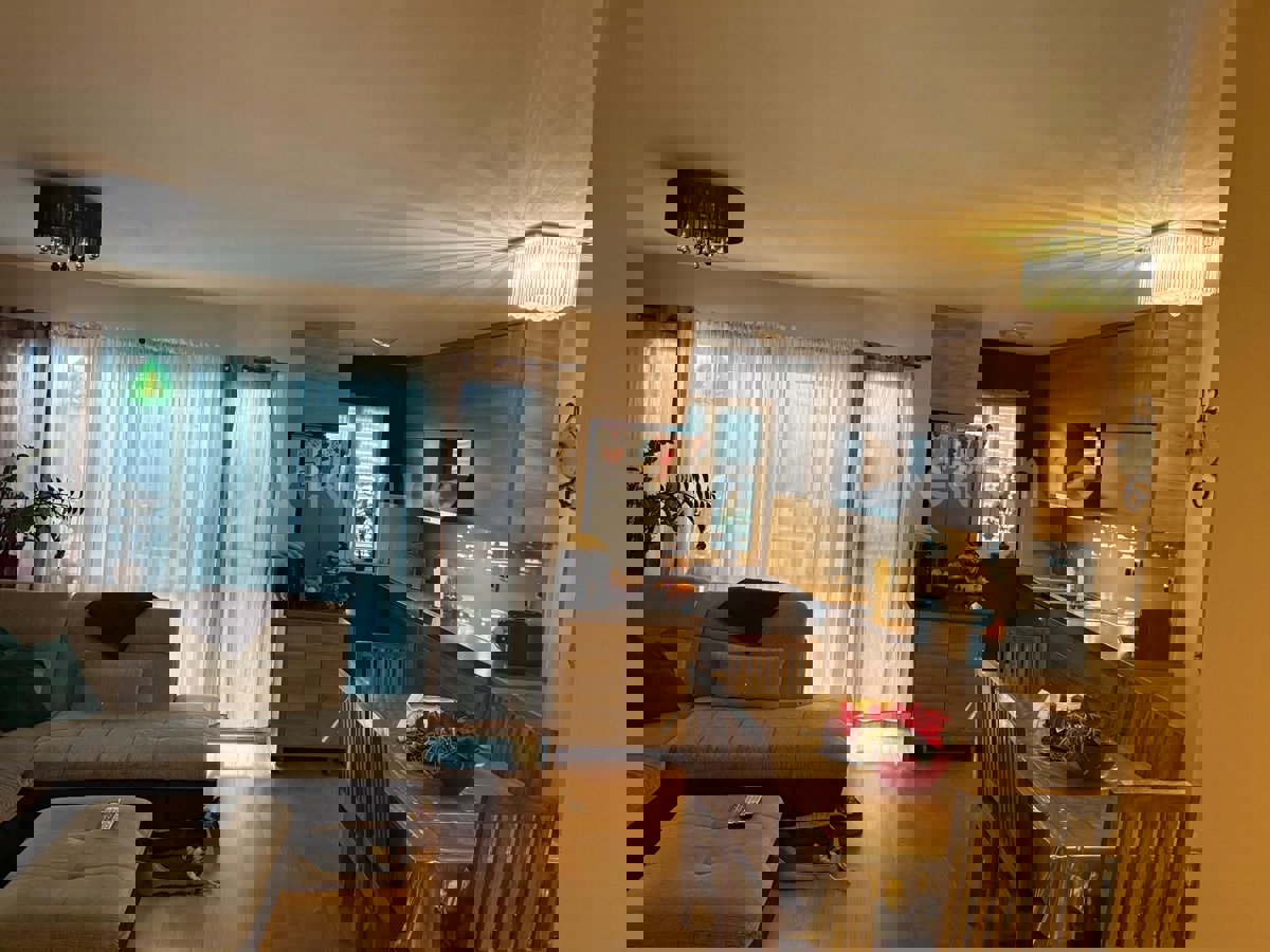 Brač, Bol, confortevole appartamento con due camere da letto, in vendita