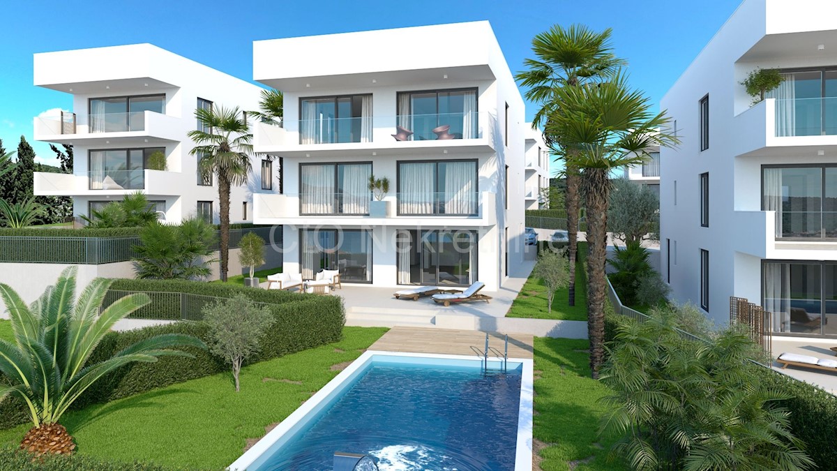 Trogir, Čiovo, Okrug Gornji, appartamento 128,23 m2, parcheggio, piscina