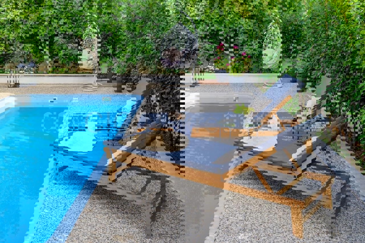 Brač, Milna, villa arredata con piscina, in vendita