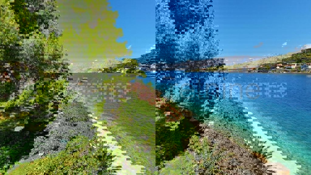 Brač, Selca-Povlja, villa di lusso, 1a fila al mare