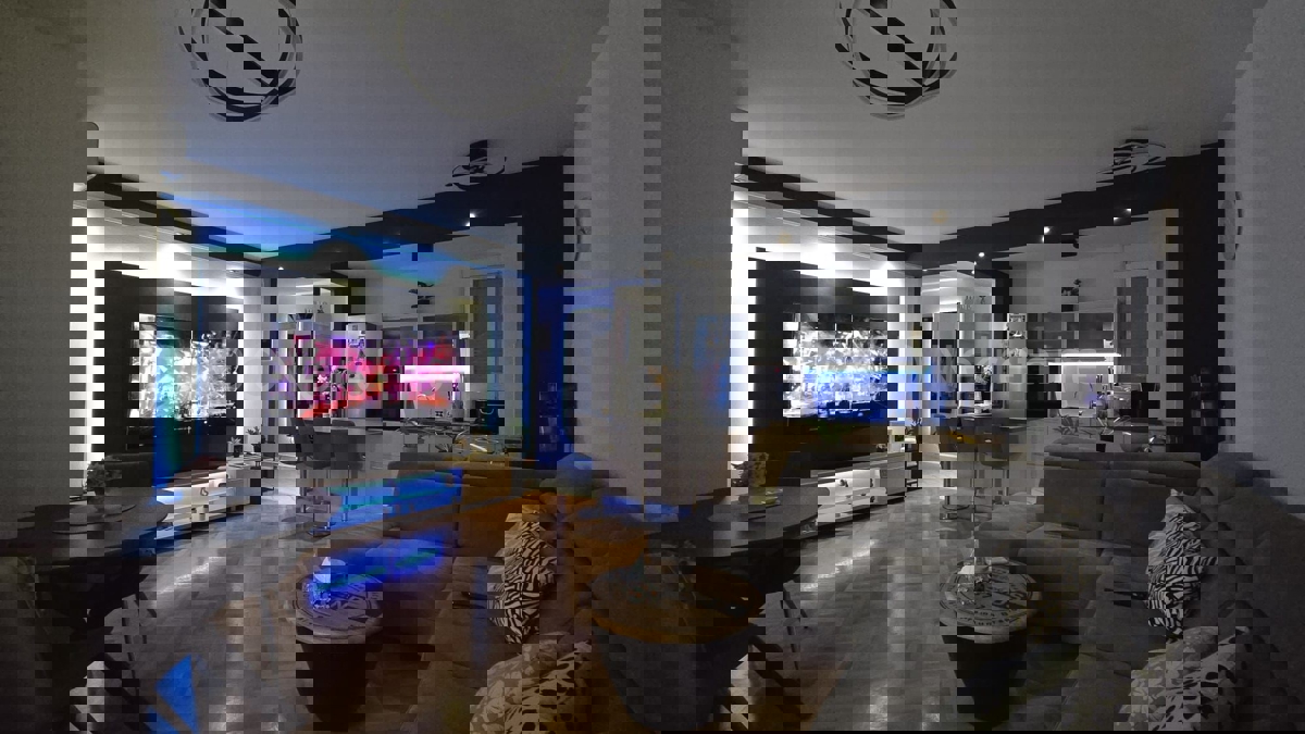 Spalato, Brodarica, appartamento con tre camere da letto, in vendita