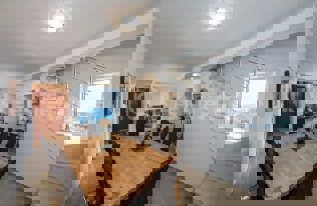 Brač, Splitska, villa con piscina, prima fila al mare