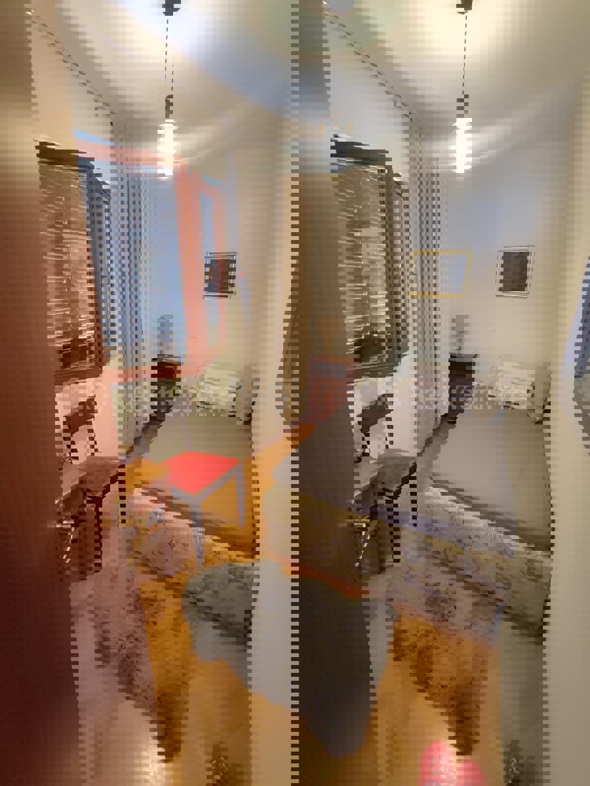 Trogir, appartamento con due camere da letto e posto auto, in vendita