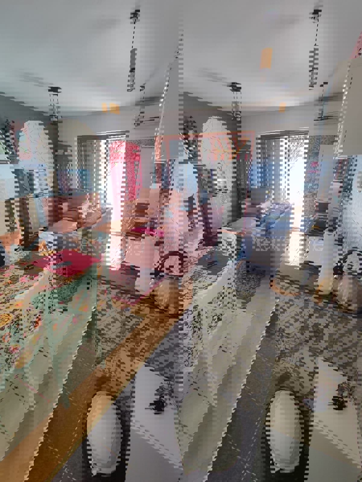 Trogir, appartamento con due camere da letto e posto auto, in vendita