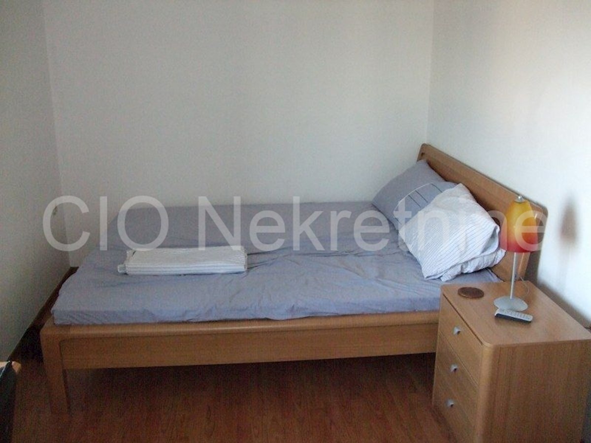 Brač, Bol, appartamento a tre piani, 2 camere da letto + soggiorno, in vendita