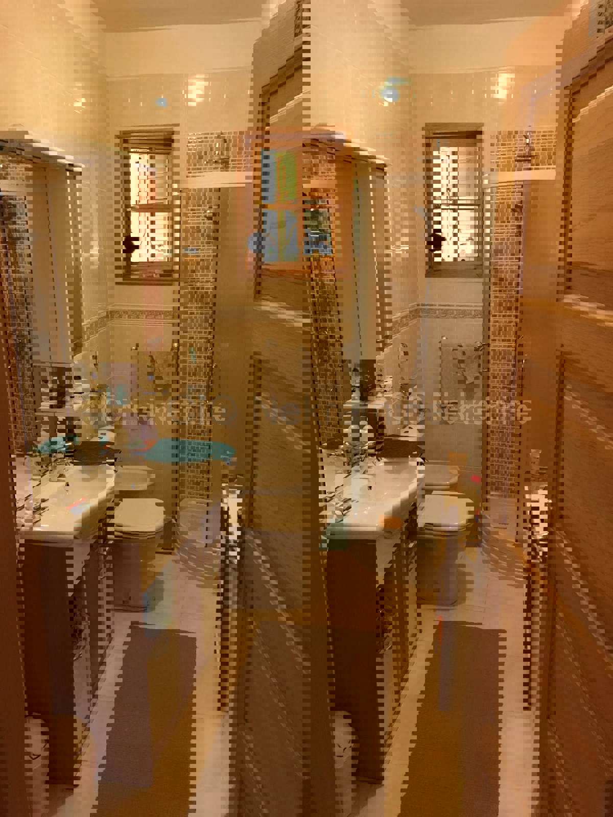 Brač, Milna, casa di 200 m2 con giardino, a 20 m dal mare