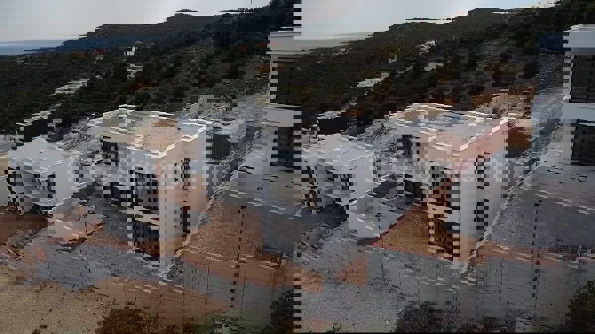 VINIŠĆE, VILLA DI LUSSO CON PISCINA IN POSIZIONE UNICA, IN VENDITA