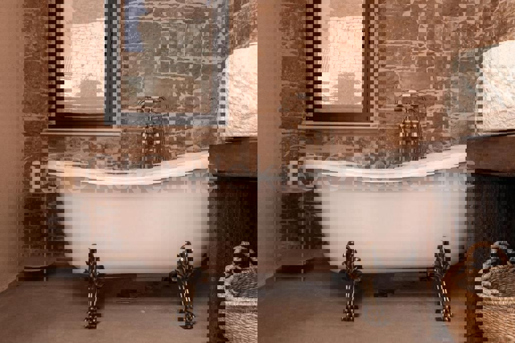 Brač, Gornji Humac, lussuosa casa in pietra, in vendita