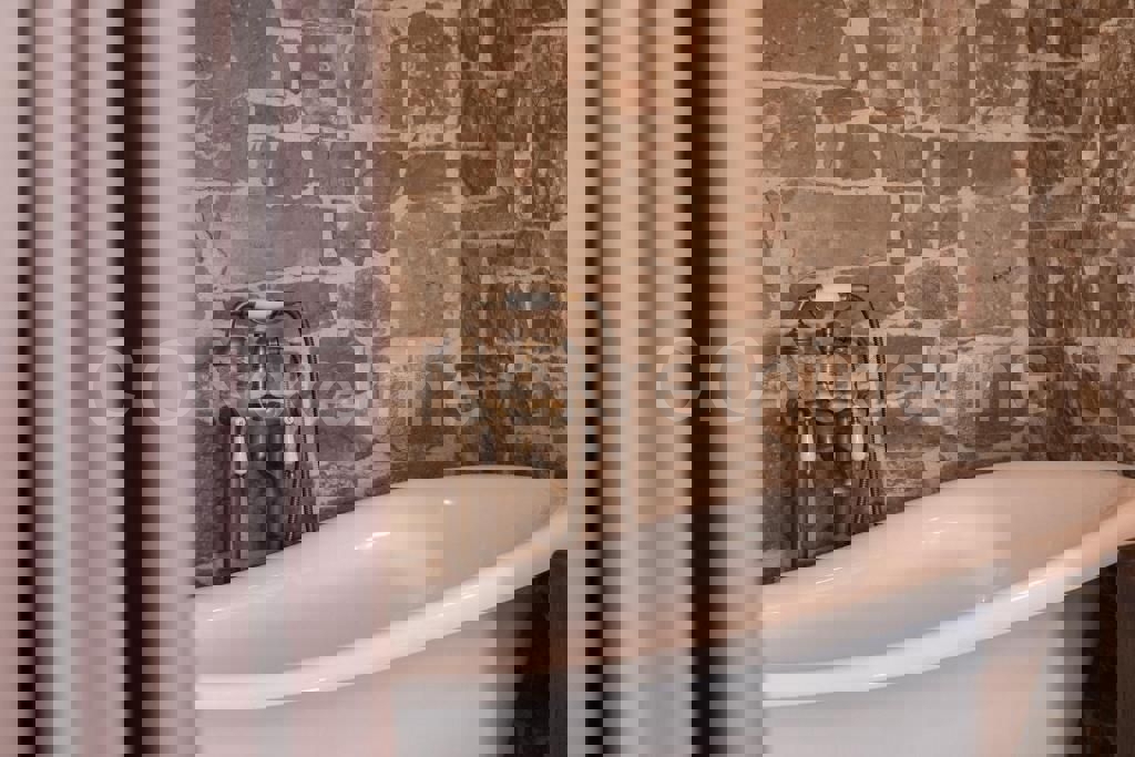 Brač, Gornji Humac, lussuosa casa in pietra, in vendita