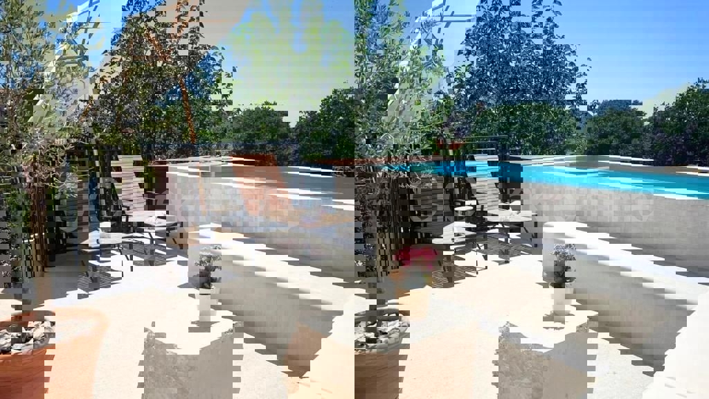 Brač, Gornji Humac, lussuosa casa in pietra, in vendita