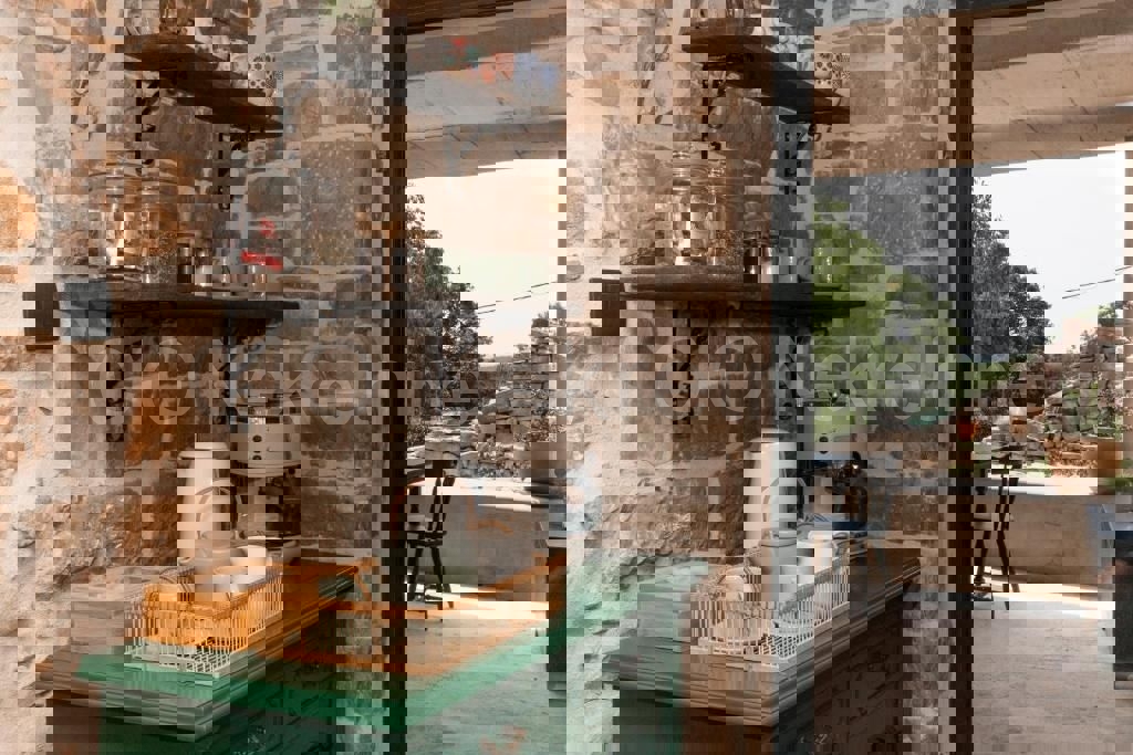 Brač, Gornji Humac, lussuosa casa in pietra, in vendita