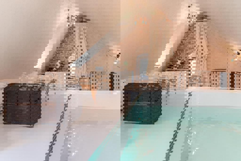 Brač, Gornji Humac, lussuosa casa in pietra, in vendita