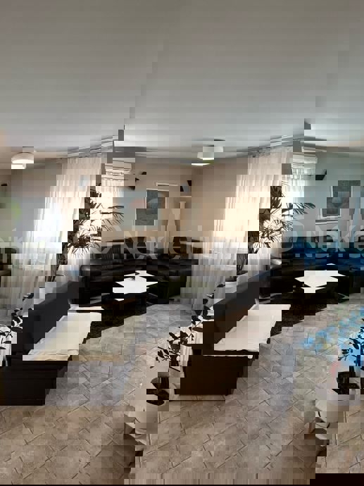 Spalato, Brda, appartamento con tre camere da letto, in vendita