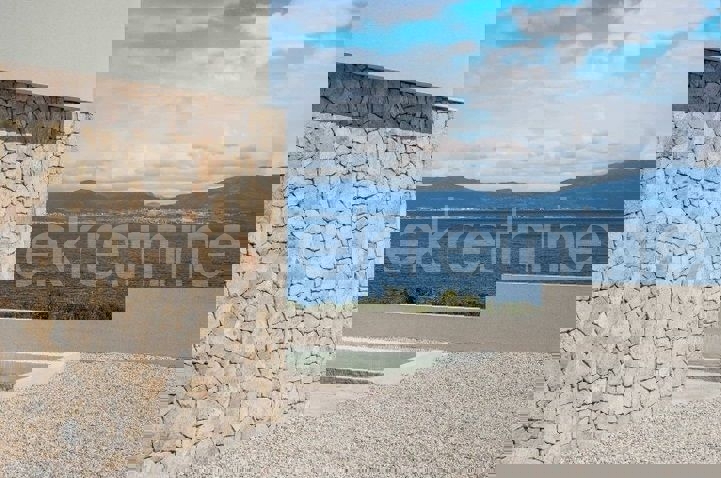 Solta, Nečujam, villa 1a fila al mare