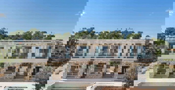 Solta, Nečujam, villa 1a fila al mare