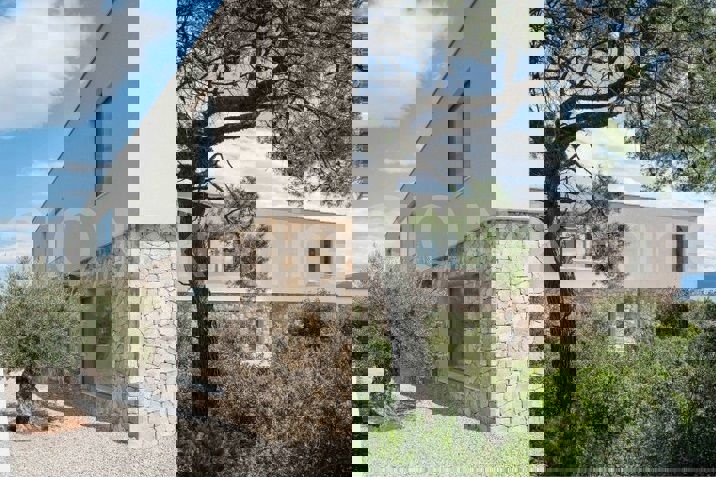 Solta, Nečujam, villa 1a fila al mare