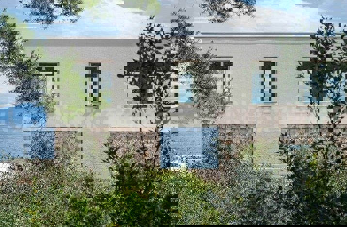 Solta, Nečujam, villa 1a fila al mare