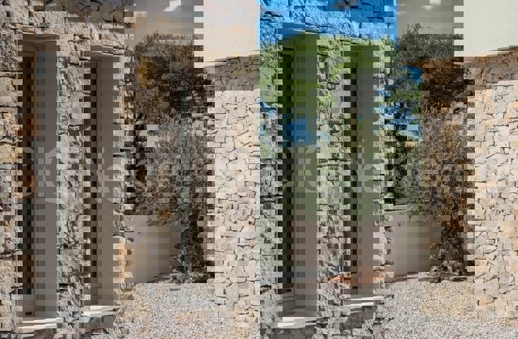 Solta, Nečujam, villa 1a fila al mare