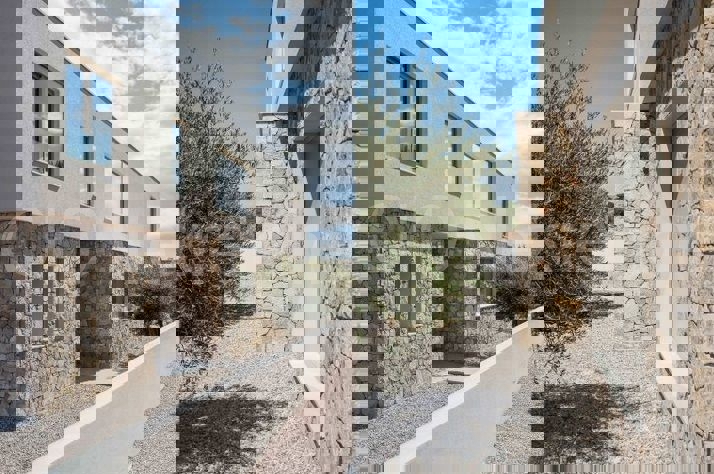 Solta, Nečujam, villa 1a fila al mare