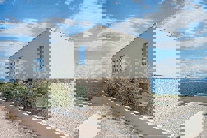 Solta, Nečujam, villa 1a fila al mare