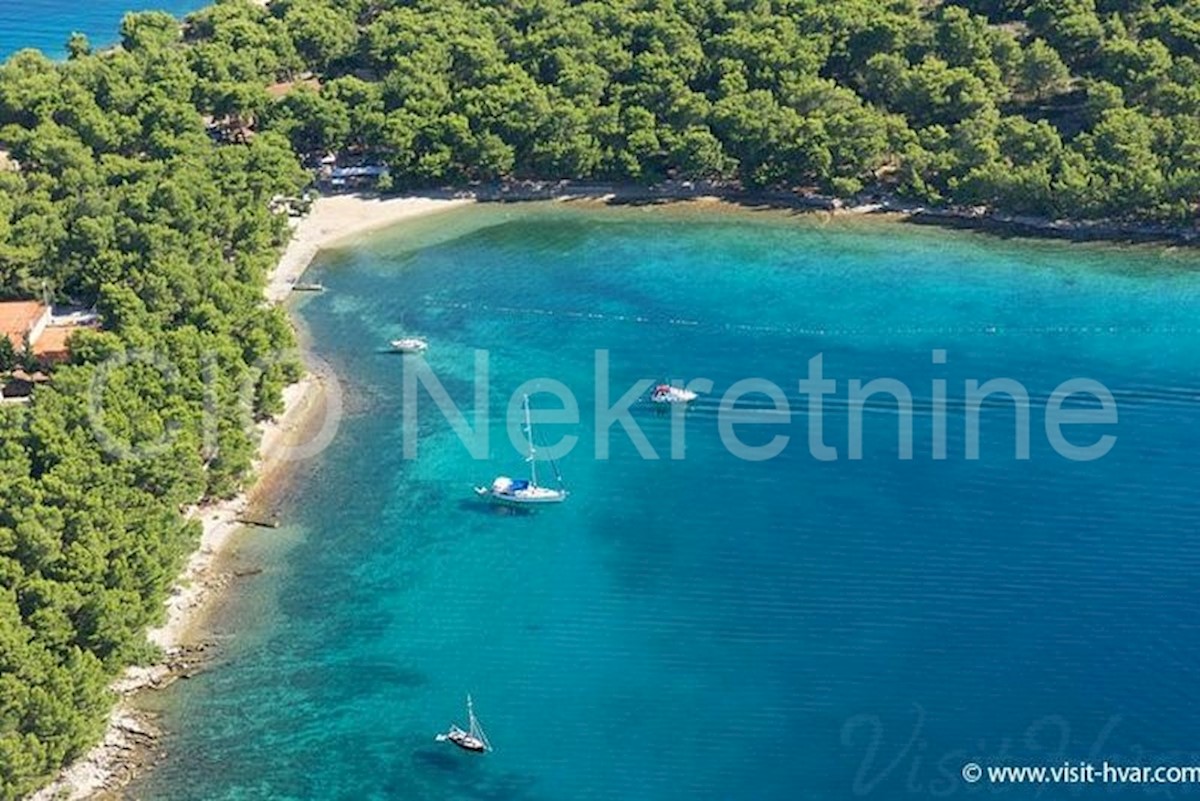 Hvar, Vrboska, terreno con permesso di costruire per una villa, in vendita