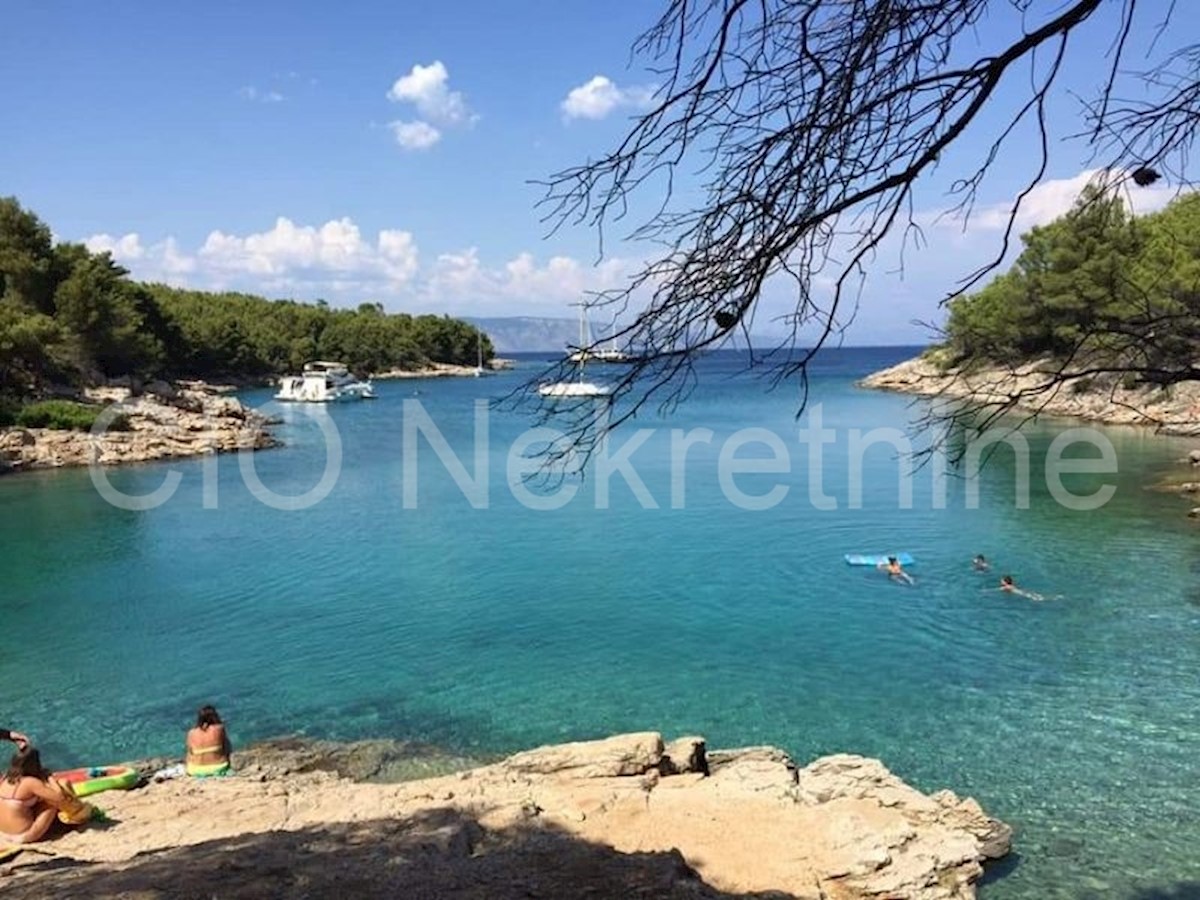 Hvar, Vrboska, terreno con permesso di costruire per una villa, in vendita