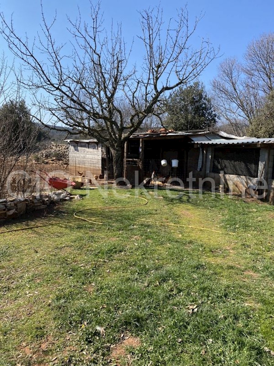 Brac, Donji Humac, casa di famiglia e ranch, in vendita