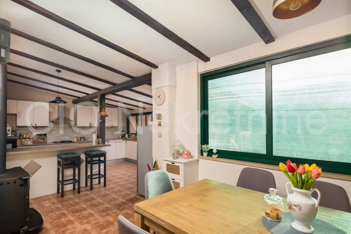 Brac, Donji Humac, casa di famiglia e ranch, in vendita